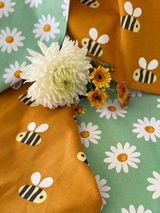 Daisy Bees Tea Towel Set