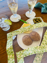 Daisy Dreams Food Cover
