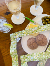 Daisy Dreams Food Cover