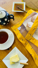 Bright Bees Food Cover