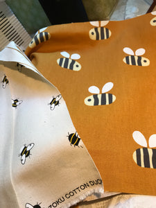 Busy Buzzing Bees Set of 2 Tea Towels