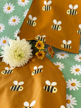 Daisy Bees Tea Towel Set